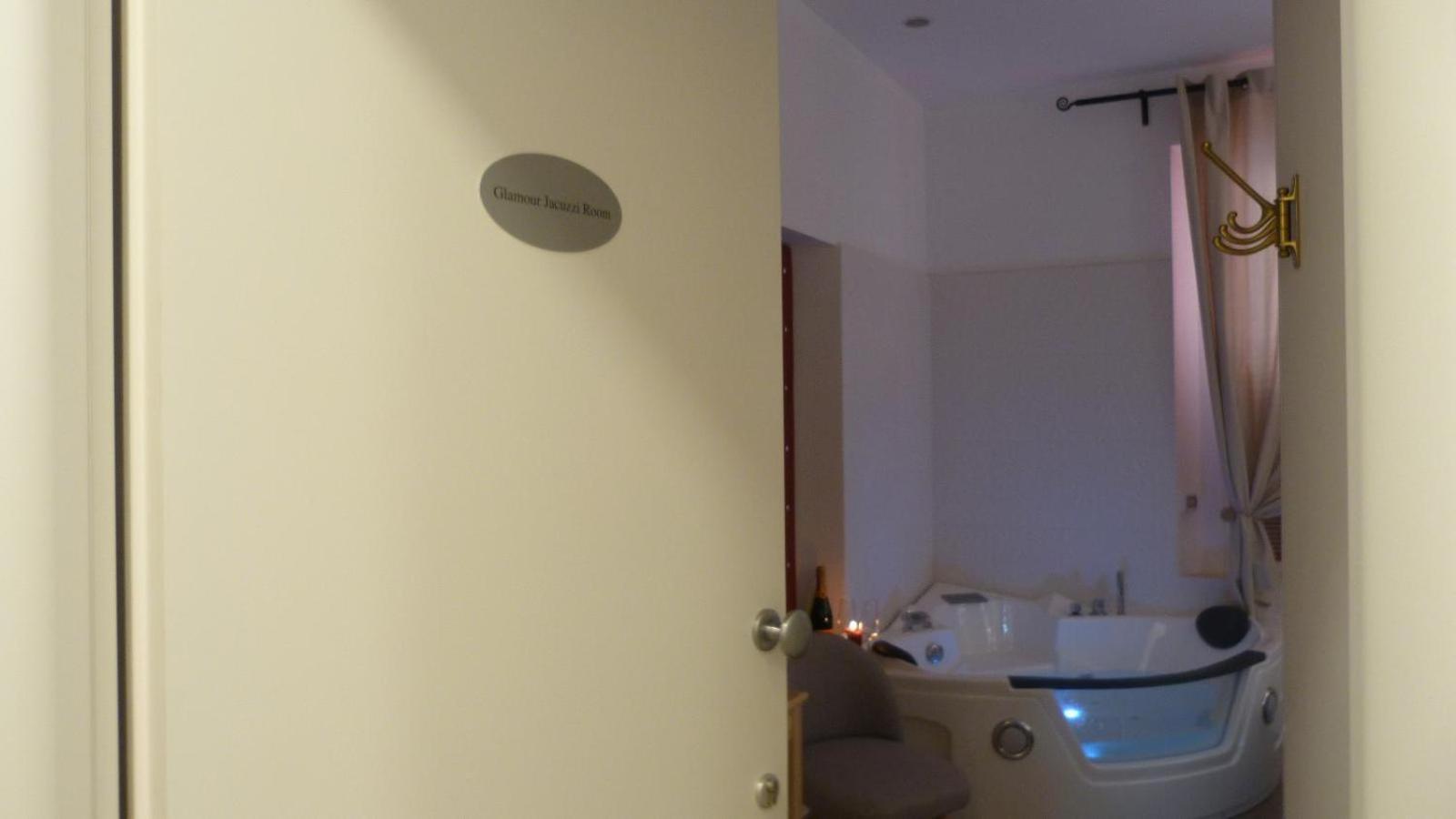 Flatinrome Trastevere Deluxe Rooms - Green Patio Zewnętrze zdjęcie