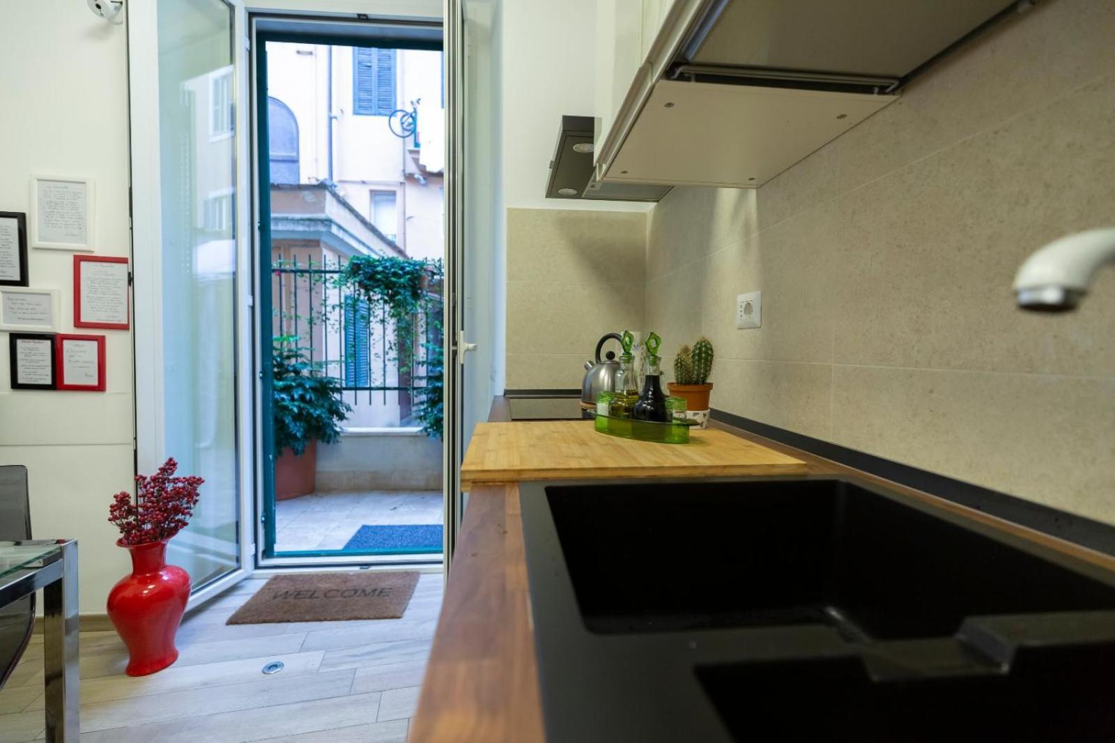Flatinrome Trastevere Deluxe Rooms - Green Patio Zewnętrze zdjęcie